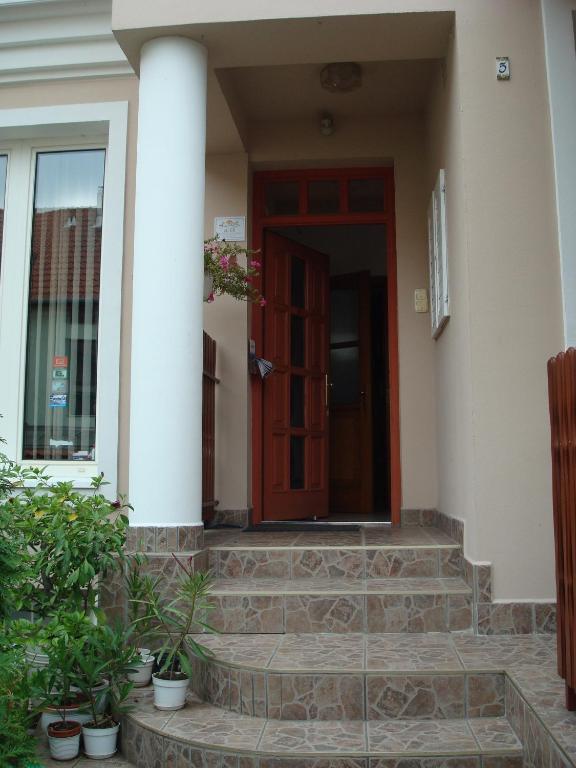 Vincze Vendeghaz Apartment Егер Екстериор снимка