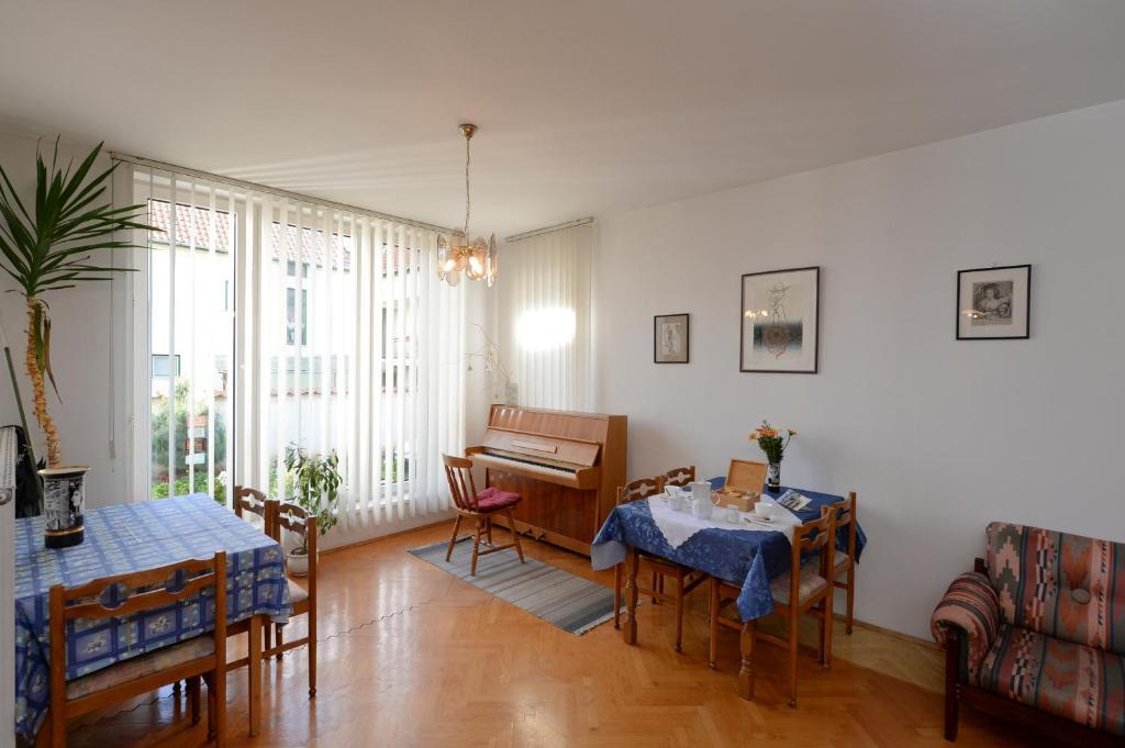Vincze Vendeghaz Apartment Егер Екстериор снимка